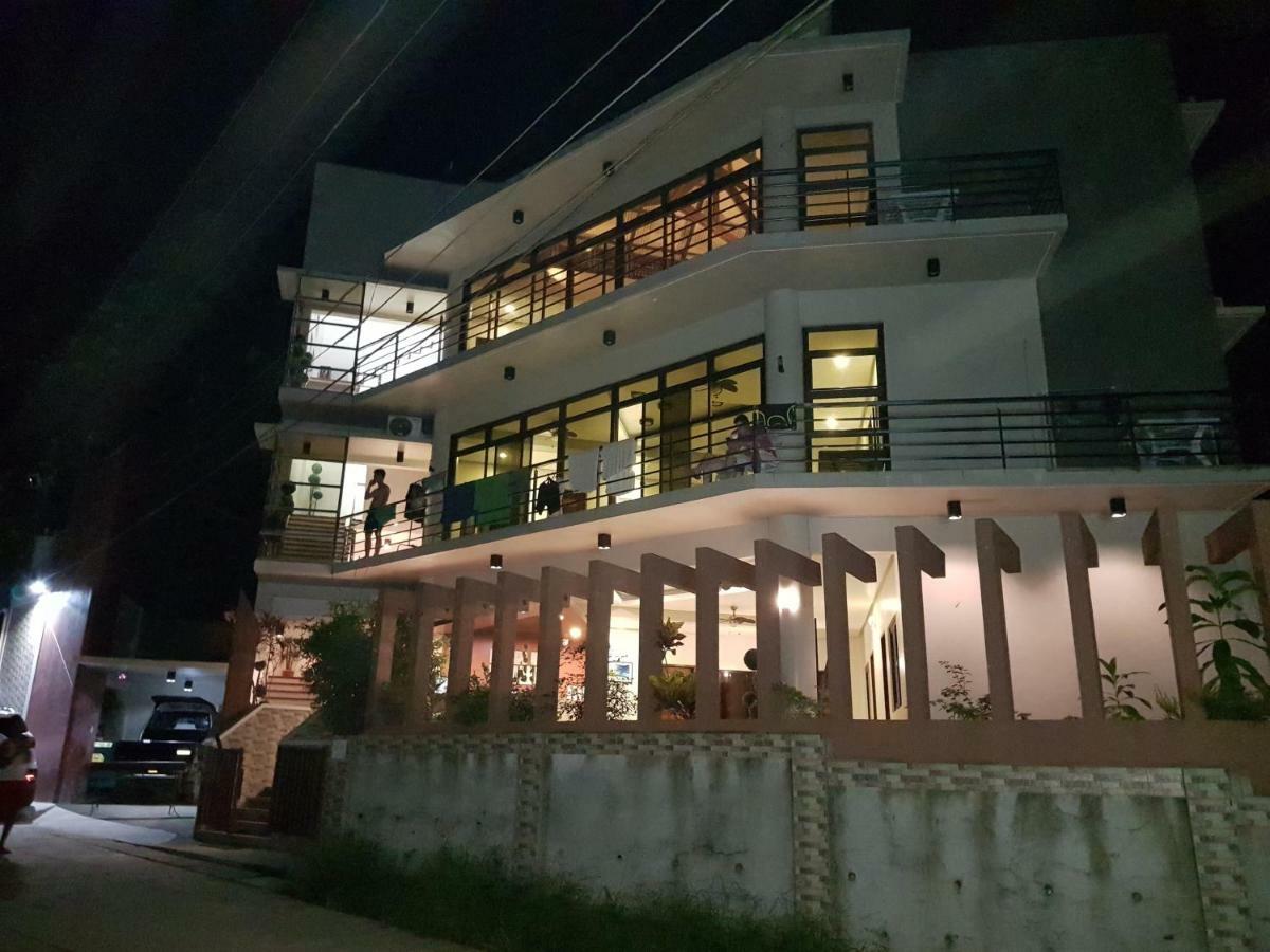 Inngo Tourist Inn Ель-Нідо Екстер'єр фото